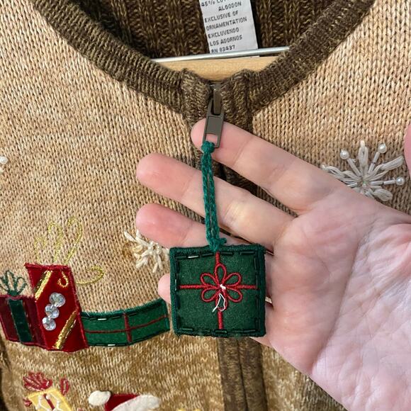 VTG Tiara International Santa Gifts Christmas zip Cardigan Sweater Medium Brown - Picture 6 of 7